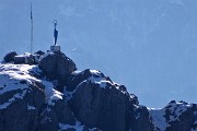 26 Maxi zoom sulla azzurra Madonna delle Cime del Corno Zuccone